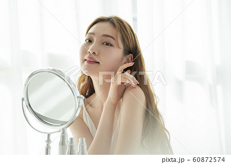 女性 女 女の子 60872574