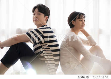 20代 韓国人 カップル 60872578