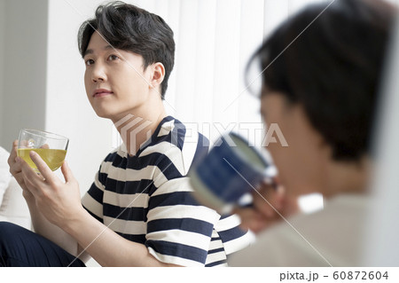 20代 韓国人 男 60872604
