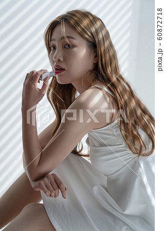 女性 女 女の子 60872718