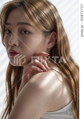 女性 女 女の子 60872737