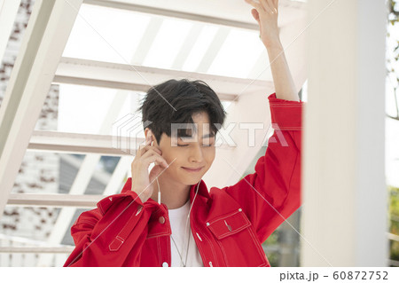 男 男性 男の子 60872752