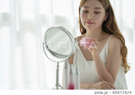 女性 女 女の子 60872824