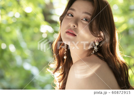 女性 女 女の子 60872915