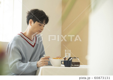 男 男性 男の子 60873131