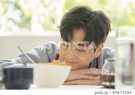 男 男性 男の子 60873284