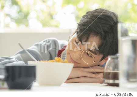 男 男性 男の子 60873286