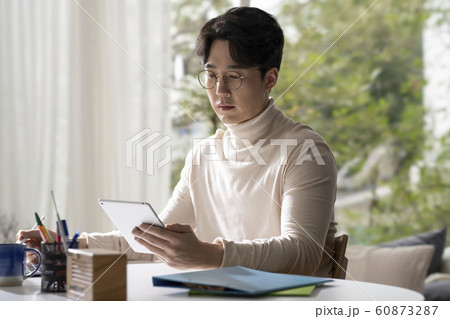 男 男性 男の子 60873287