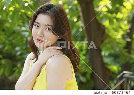 女性 女 女の子 60873464