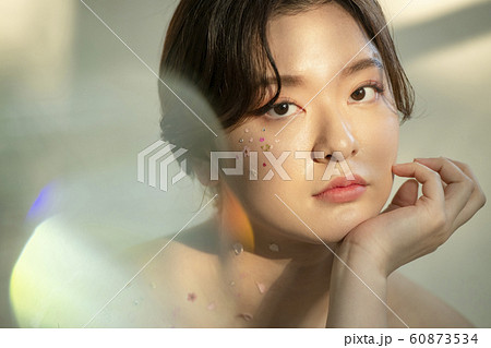 女性 女 女の子 60873534