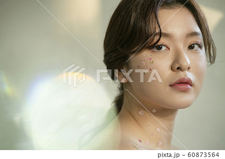 女性 女 女の子 60873564