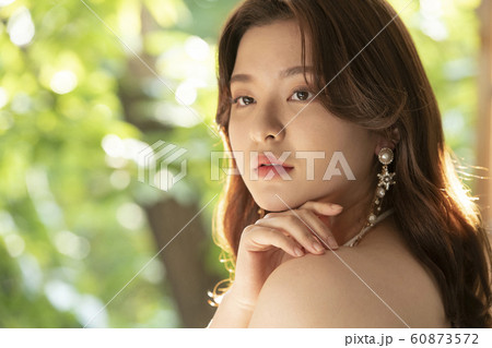 女性 女 女の子 60873572