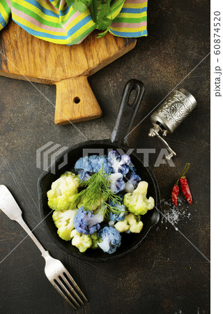 Coloured cauliflowers 60874520