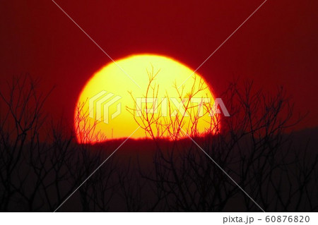 夕景:夕日:山 夕景:夕日:山 60876820