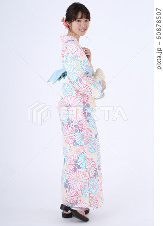浴衣を着た女性 浴衣を着た女性 60878507
