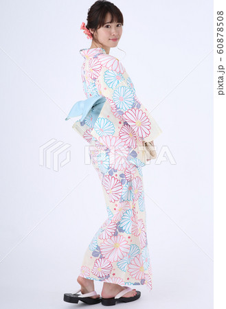 浴衣を着た女性 浴衣を着た女性 60878508
