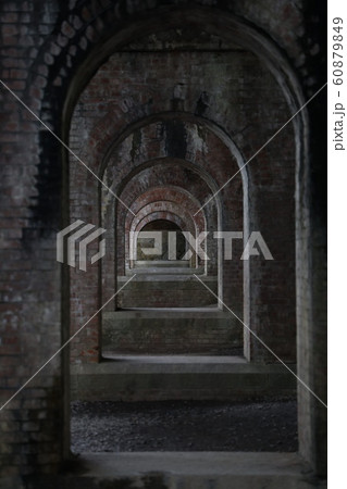 橋の下 橋の下 60879849