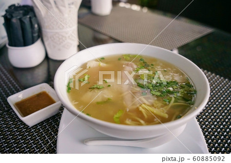タイの朝ご飯、おかゆ「カオトム」の魚入バージョン、「カオトム・プラ―」 タイの朝ご飯、おかゆ「カオトム」の魚入バージョン、「カオトム・プラ―」 60885092