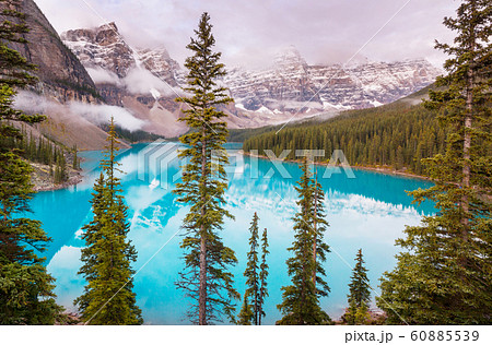 Moraine lake 60885539