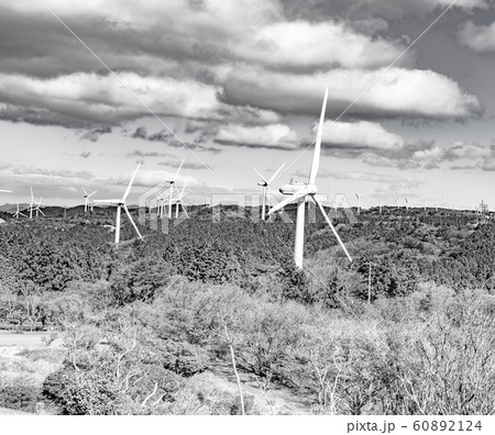 【セピア】青山高原の風車　秋 60892124