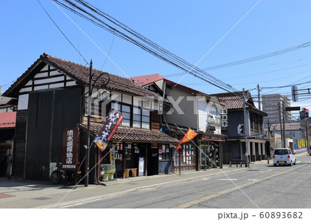 福島　会津若松　七日町通り　古い街並み 60893682