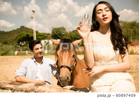 カップル ライフスタイル カップル ライフスタイル 60897409