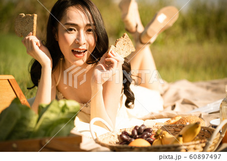 女性　ライフスタイル 60897497