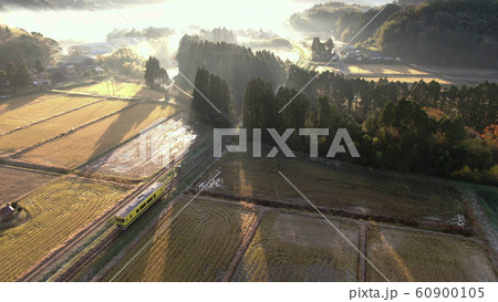 いすみ鉄道の紅葉 60900105