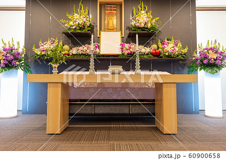 祭壇・お葬式・通夜・式場・告別式・葬儀・葬祭 ・家族葬・供花・花・生花 60900658