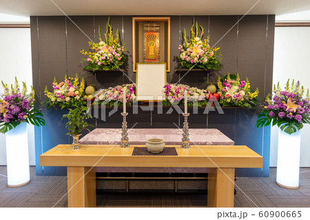祭壇・お葬式・通夜・式場・告別式・葬儀・葬祭 ・家族葬・供花・花・生花 60900665