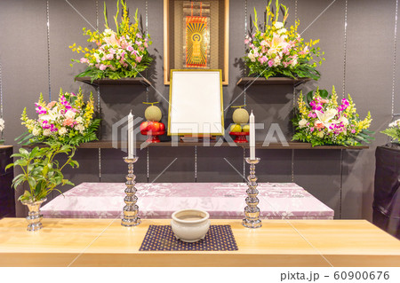 祭壇・お葬式・通夜・式場・告別式・葬儀・葬祭 ・家族葬・供花・花・生花 祭壇・お葬式・通夜・式場・告別式・葬儀・葬祭 ・家族葬・供花・花・生花 60900676