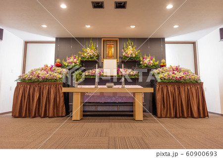 祭壇・お葬式・通夜・式場・告別式・葬儀・葬祭 ・家族葬・供花・花・生花 60900693