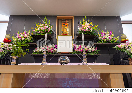 祭壇・お葬式・通夜・式場・告別式・葬儀・葬祭 ・家族葬・供花・花・生花 60900695