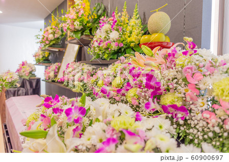祭壇・お葬式・通夜・式場・告別式・葬儀・葬祭 ・家族葬・供花・花・生花 祭壇・お葬式・通夜・式場・告別式・葬儀・葬祭 ・家族葬・供花・花・生花 60900697