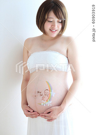 マタニティフォトの写真素材