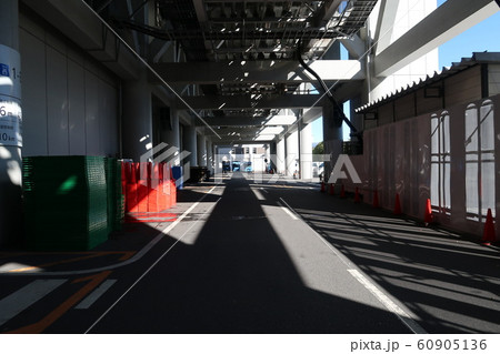 誰もいないコミケ設営中のビッグサイト西ホール裏 誰もいないコミケ設営中のビッグサイト西ホール裏 60905136