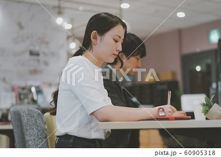 コワーキングスペース　コワーカー　コワーキング  60905318