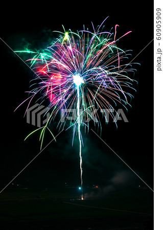 佐用町南光ひまわり祭り花火大会（兵庫県佐用郡佐用町西徳久）※作品コメント欄に撮影位置 60905909