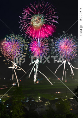佐用町南光ひまわり祭り花火大会（兵庫県佐用郡佐用町西徳久）※作品コメント欄に撮影位置 60905911