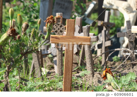 小さな十字架 60906601