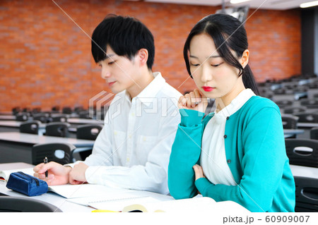 大学生　大学　撮影協力「近畿大学」 60909007