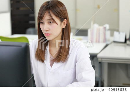 看護士_デスクワーク 看護士_デスクワーク 60913838