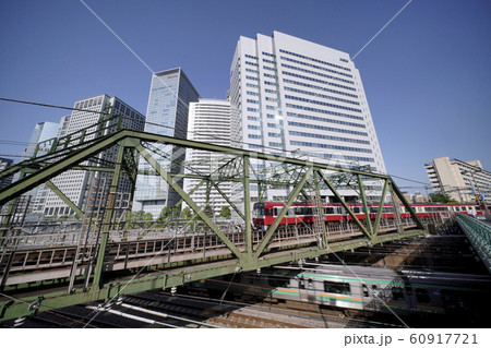 日本の東京都市景観　品川の超高層ビル群などを望む 60917721