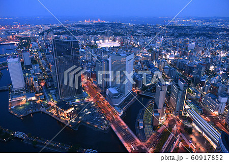 日本の横浜都市景観  横浜の街を望む 60917852