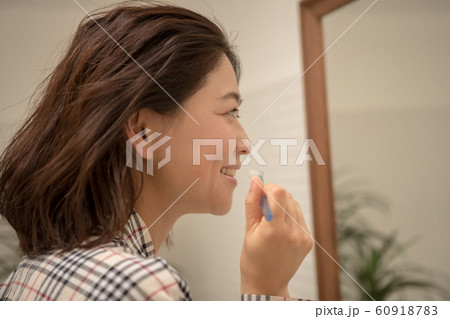 a thirty-something woman a thirty-something woman 60918783