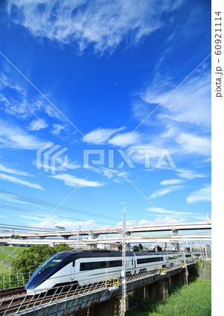 秋雲と荒川橋梁を渡る京成スカイライナー 秋雲と荒川橋梁を渡る京成スカイライナー 60921114
