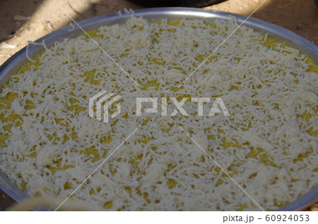 【ヨルダン】サルト、焼く前の状態のヨルダン伝統菓子「クナーファ」 【ヨルダン】サルト、焼く前の状態のヨルダン伝統菓子「クナーファ」 60924053