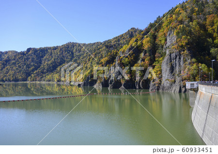 北海道 定山渓 豊平峡ダムの紅葉 60933451