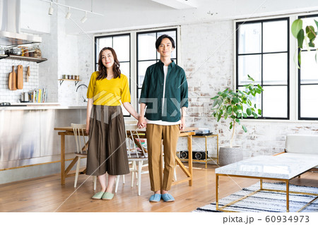 夫婦　家族　カップル　ライフスタイル 60934973