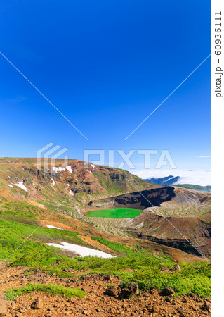 宮城_蔵王御釜の絶景 宮城_蔵王御釜の絶景 60936111